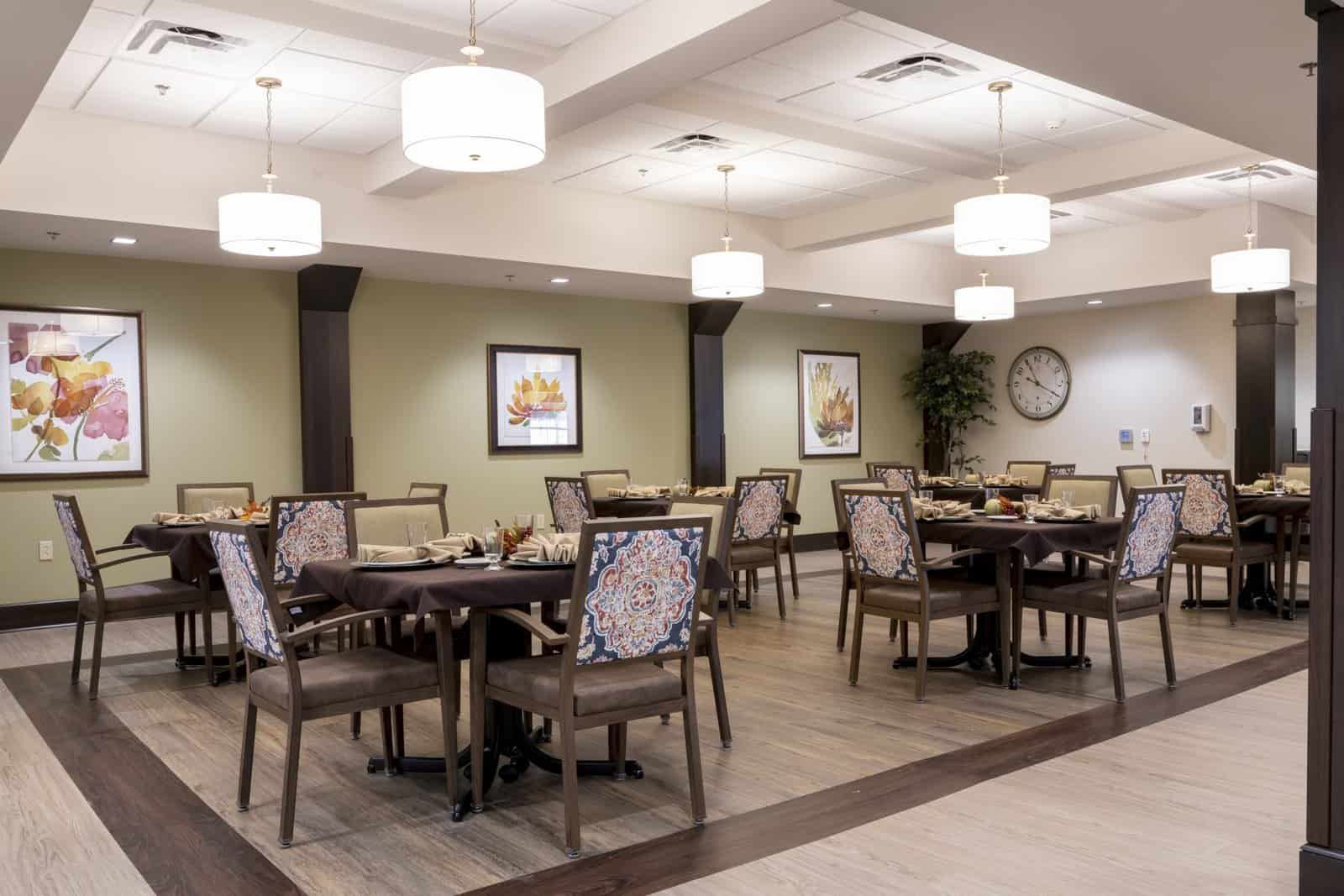 Café seating at GlenWood Park